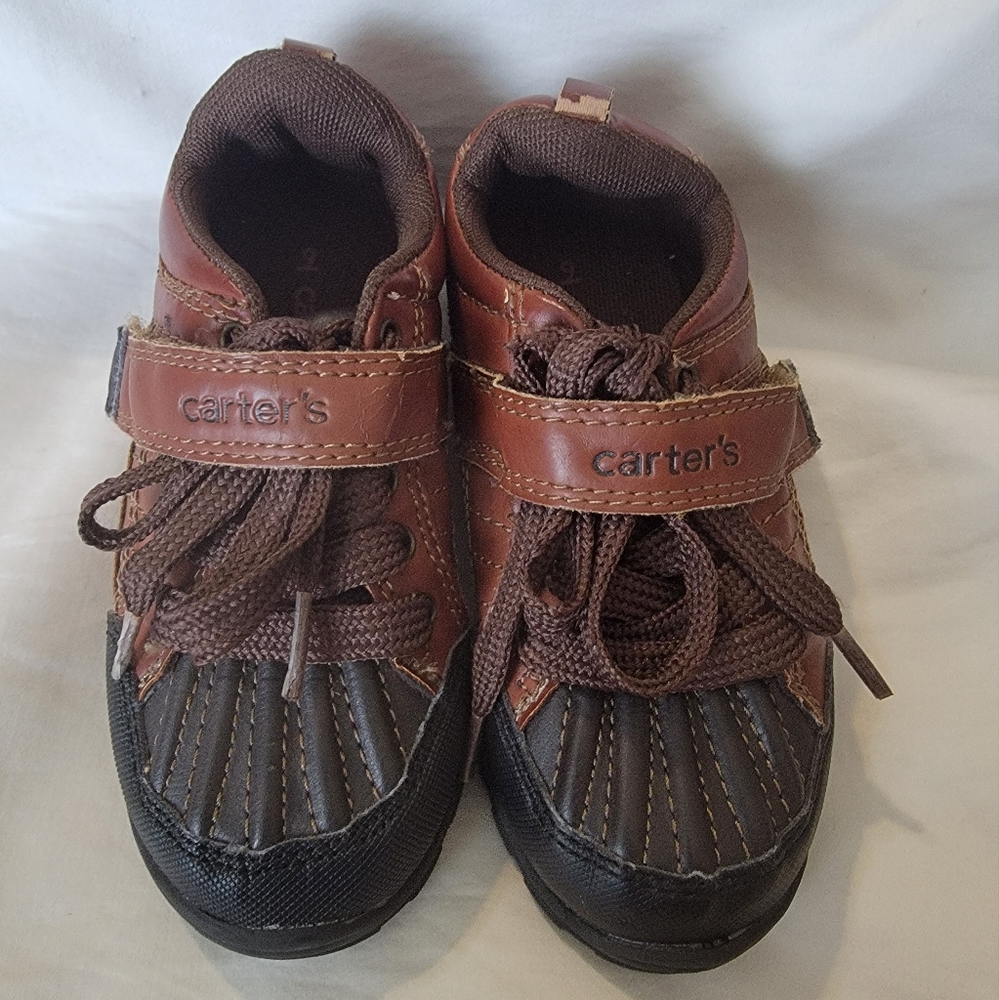 🌟Carter's boys sneakers, lace up, brown with black insoles, laces W/ Velcro Top
